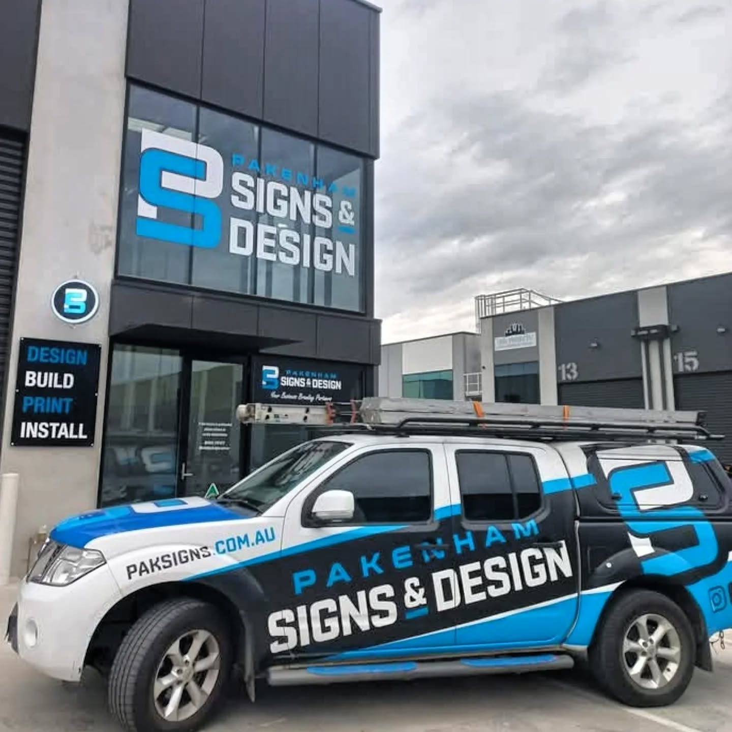 1300 pakenham signs front office